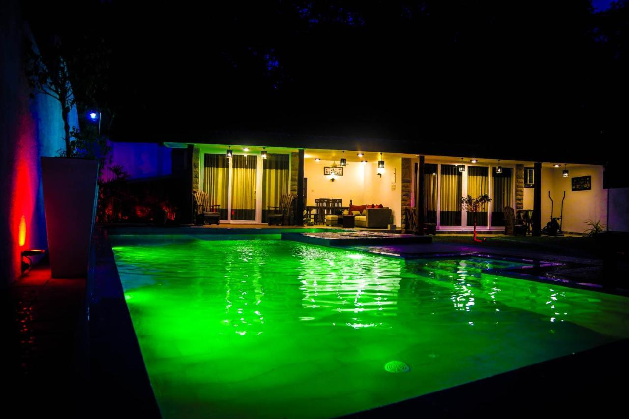 Villa Kandy Esterno foto